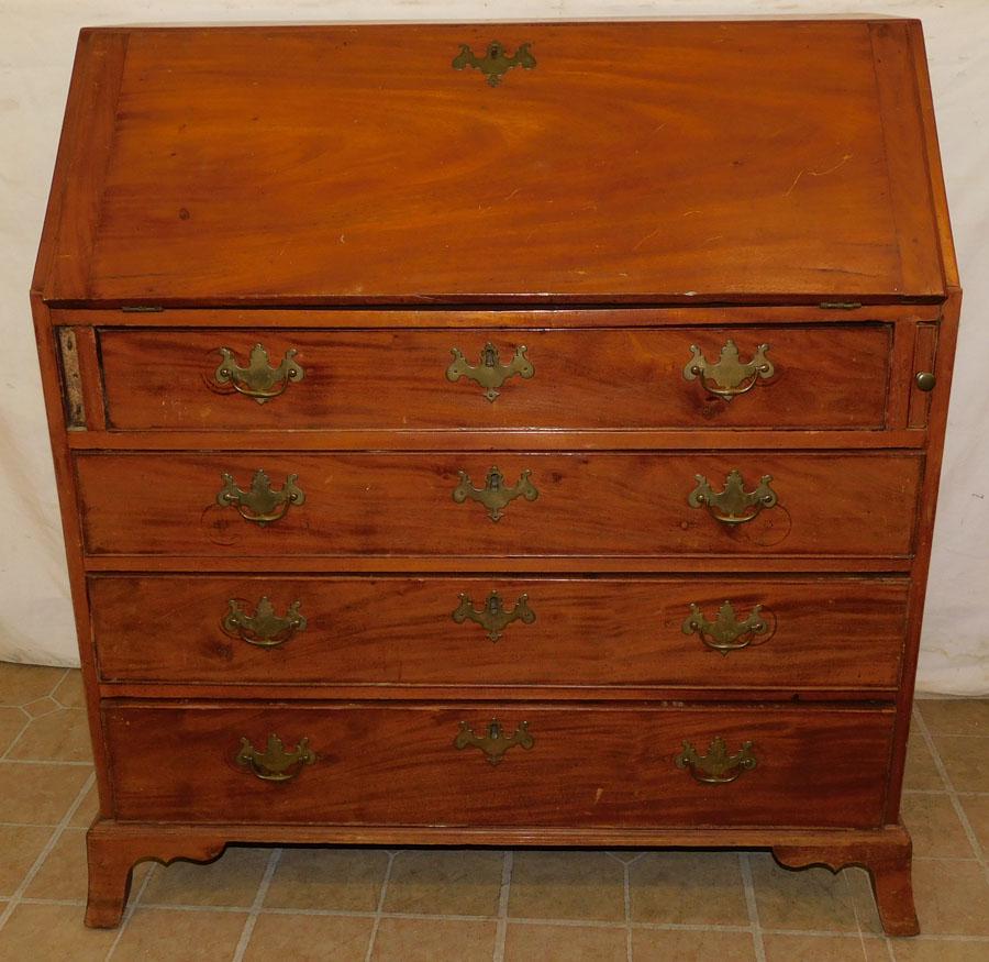19th C Mahogany Slant Front Desk: 19th C Mahogany Slant Front Desk. 37 1/2" W 20" D 40 1/2" H