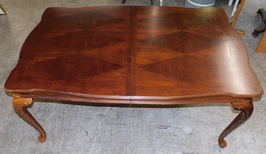 Cherry Queen Anne Dining Table (1 of 2)