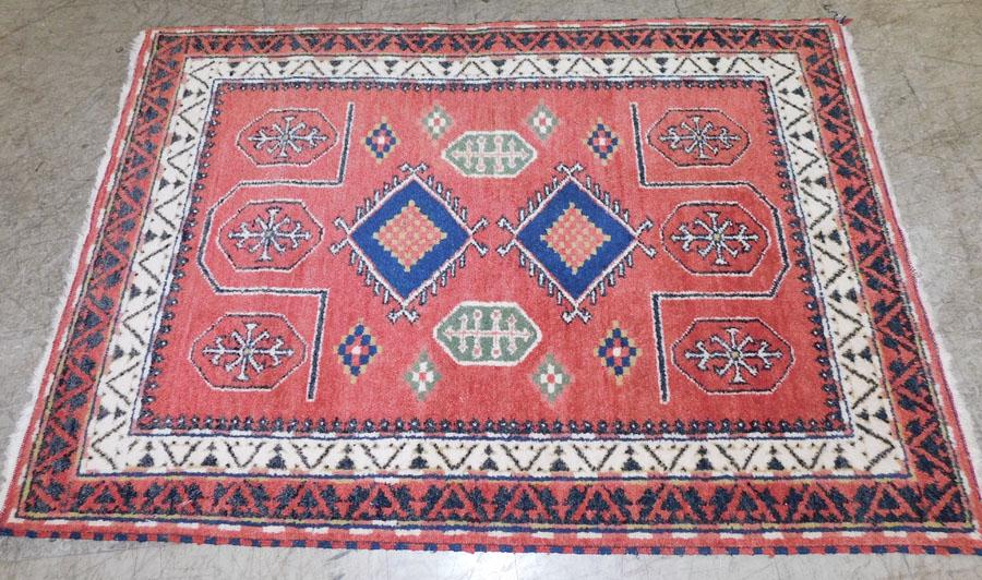 4' 6" X 6' 0" Handmade Oriental Rug: 4' 6" X 6' 0" Handmade Oriental Rug.