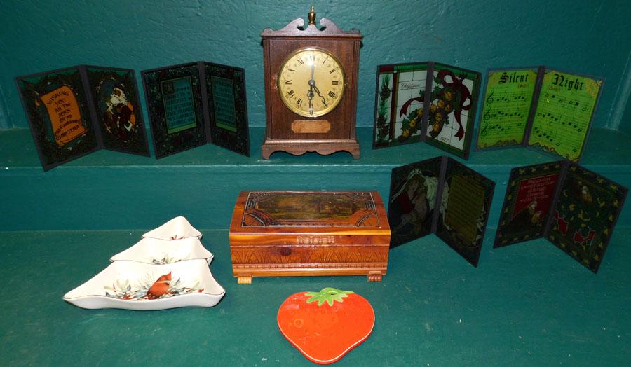 Lot Clock -- Cedar Dresser Box-- Christmas Items (1 of 8)