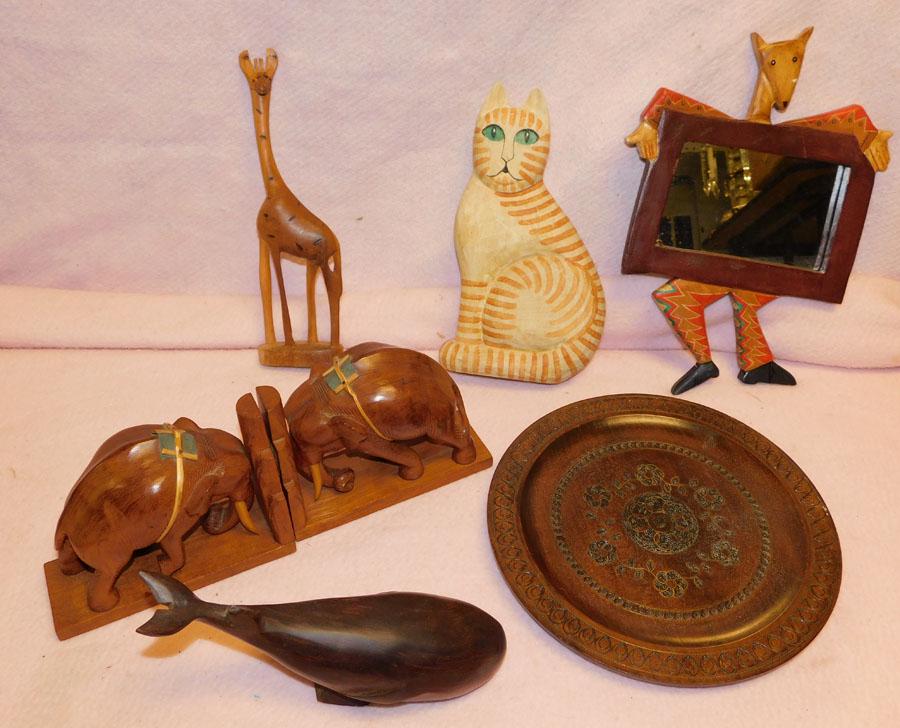 Lot Carved Woodenware: Lot Carved Woodenware.