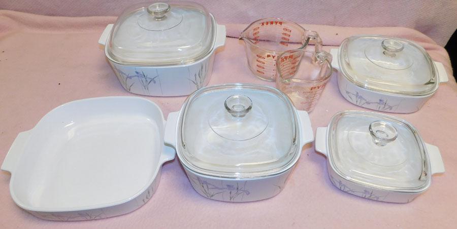 Lot Measuring Cups-- Corning Ware (1 of 2)