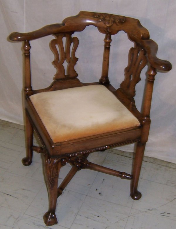 18th century mahogany corner chair: 18th century mahogany Transition Chippendale ball and claw foot corner chair