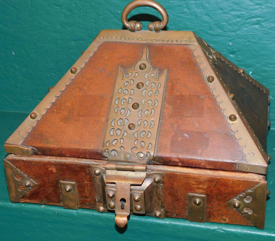 Antique Mahogany Brass Bound Dome Top Collar Box (1 of 4)