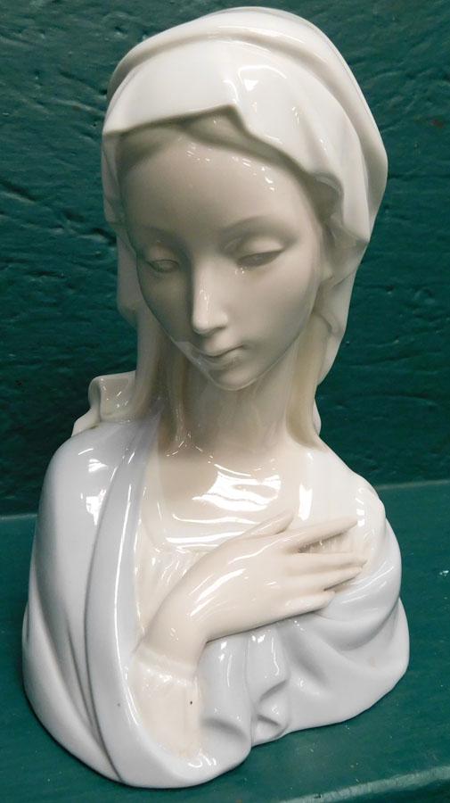 Lladro Madonna Figurine (1 of 4)