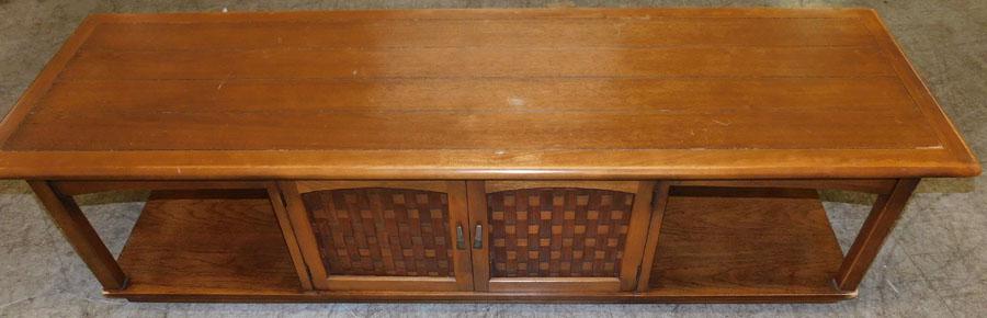 Walnut Mid-Century modern Coffee Table (1 of 3)