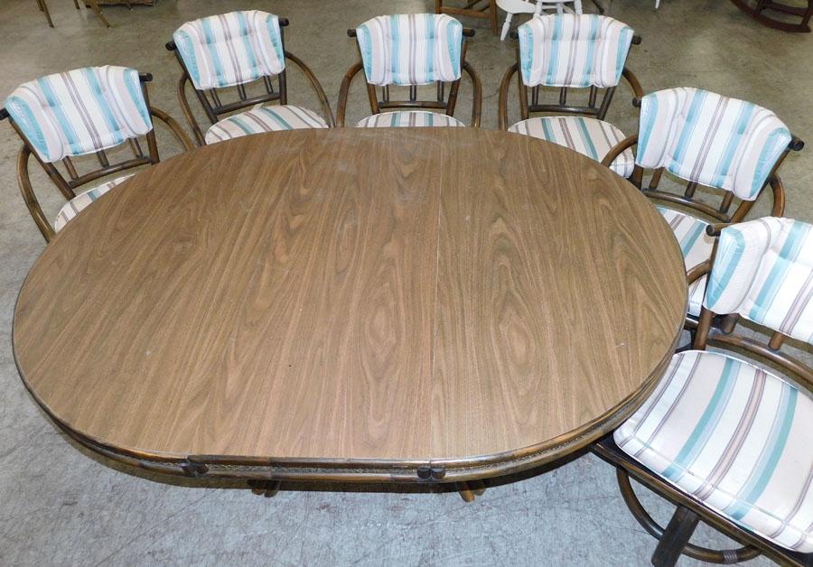 7 Pc Rattan Dining Set (1 of 3)