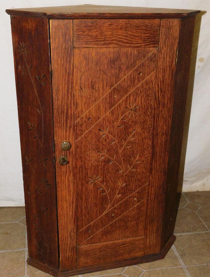 Antique Oak Hanging Corner Cabinet (1 of 4)