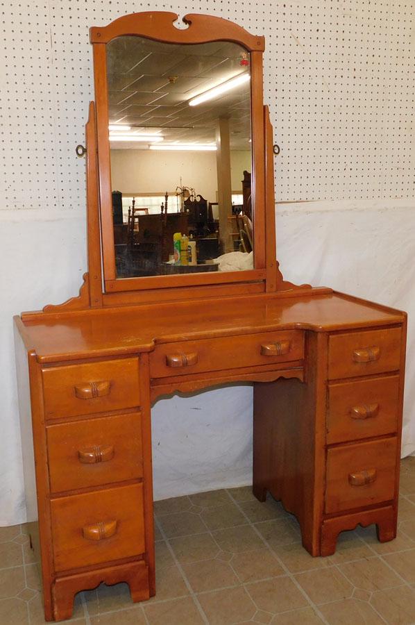 Maple Dresser W/ Mirror (1 of 2)