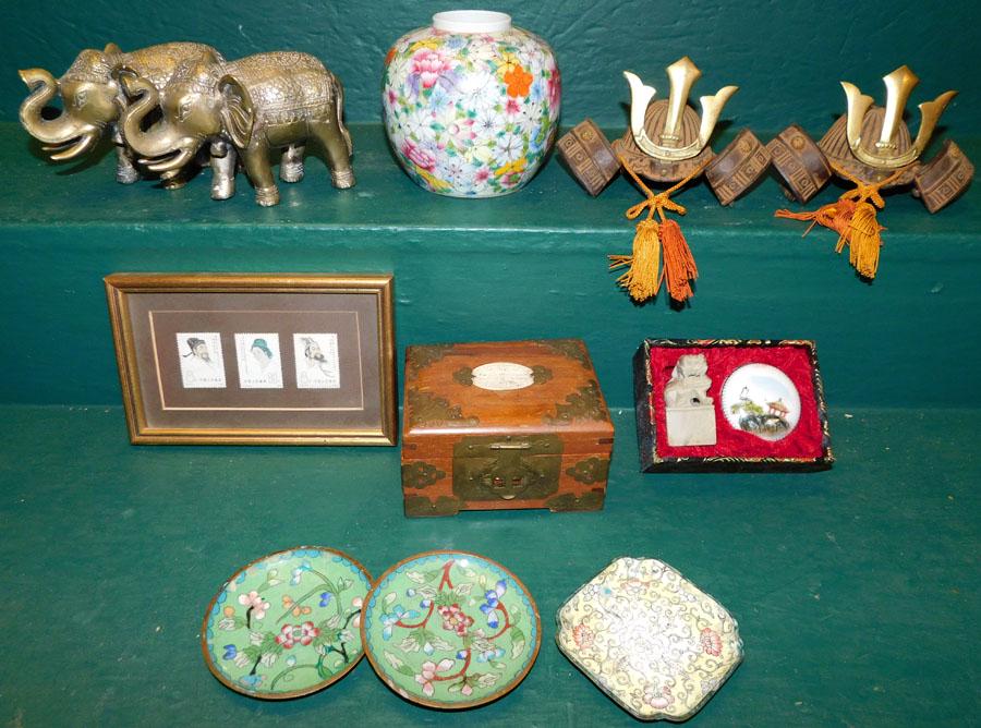 Lot Porcelain & Brass Oriental Items (1 of 11)