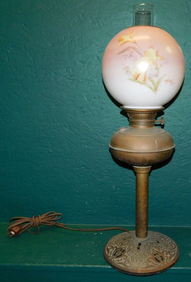 Brass Gone with The Wind Lamp W/ HP Shade (1 of 3)
