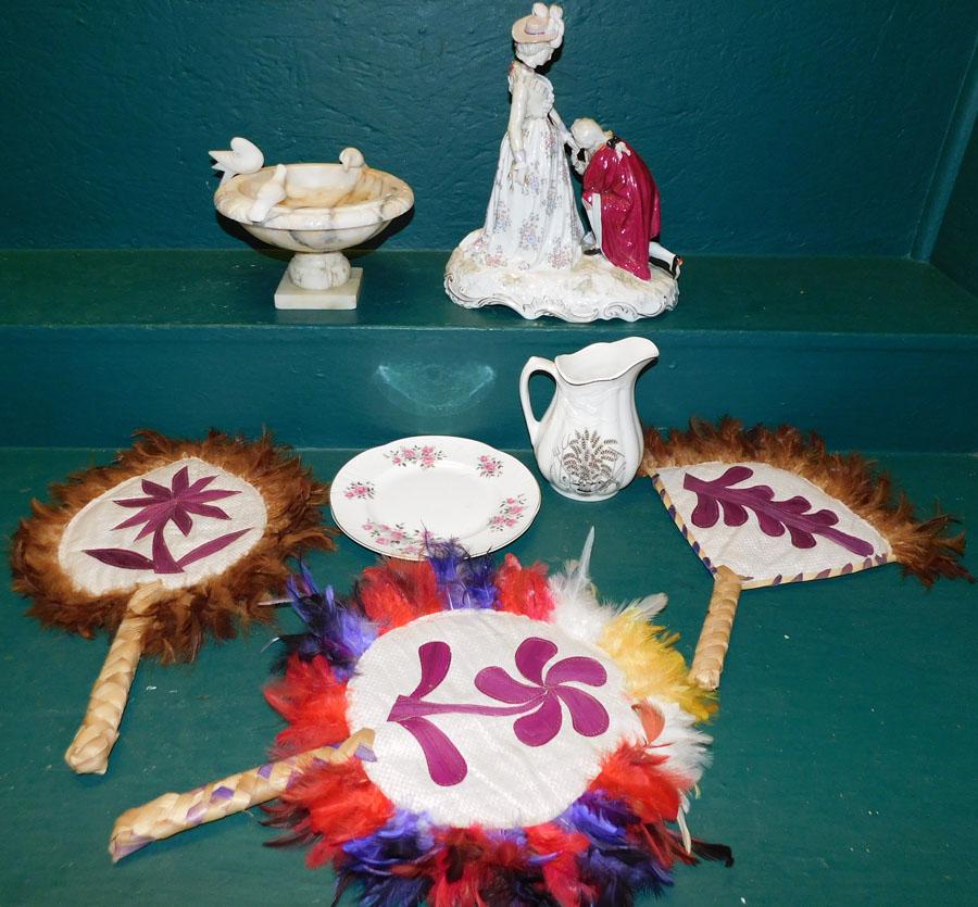 Lot Porcelain -- Three Fans -- Marble Bird Bath (1 of 5)