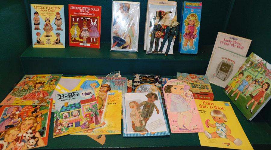 Lot Misc. Books & Games (1 of 6)