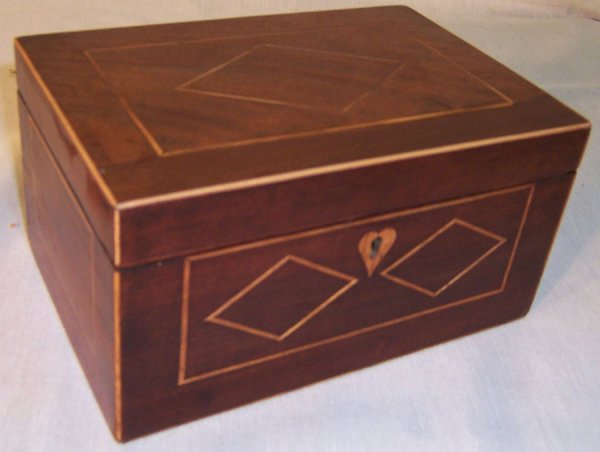 Inlaid mahogany fitted Hepplewhite tea caddy
