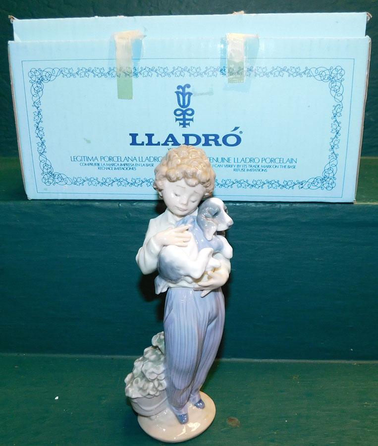 Lladro Figurine (1 of 4)