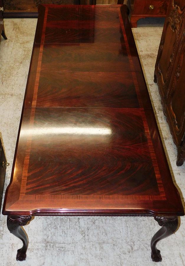 Burl Mahogany Banded Top Dining Table w 2 Leaves (1 of 4)