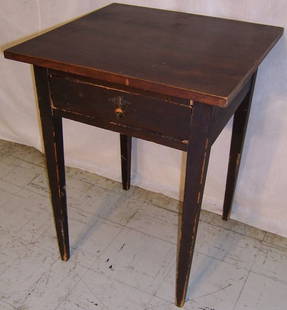 One drawer walnut top end table w/ tapered legs: One drawer walnut top end table with tapered legs, Circa 1820