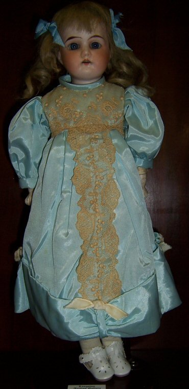 Bisque head doll with kid body - German "Lilly" : Bisque head doll with kid body - German "Lilly" (14")