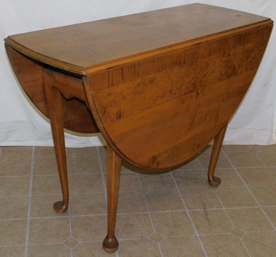 Tiger Maple Queen Anne Drop Leaf Table (1 of 3)