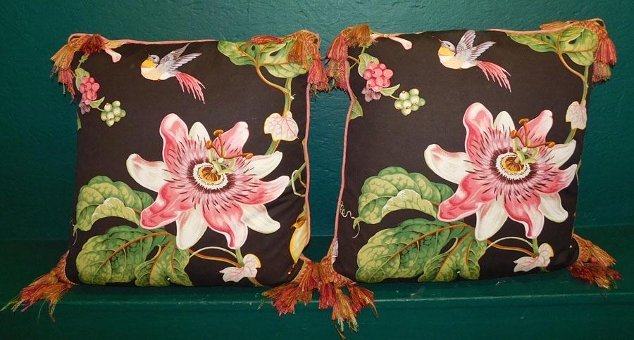 Pair Humming Bird Decorator Pillows (1 of 2)