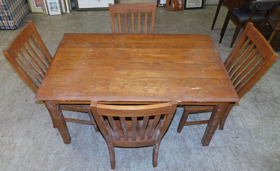 Oak Dining Table with 4 Chairs (1 of 3)