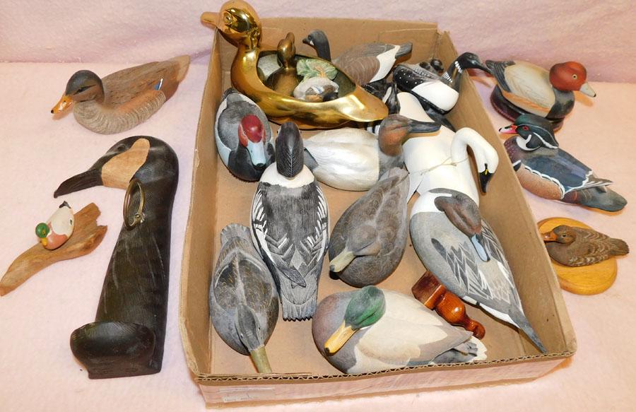 Lot of Duck Decoys and Figurines - Danbury Mint: Lot of Duck Decoys and Figurines - Danbury Mint .