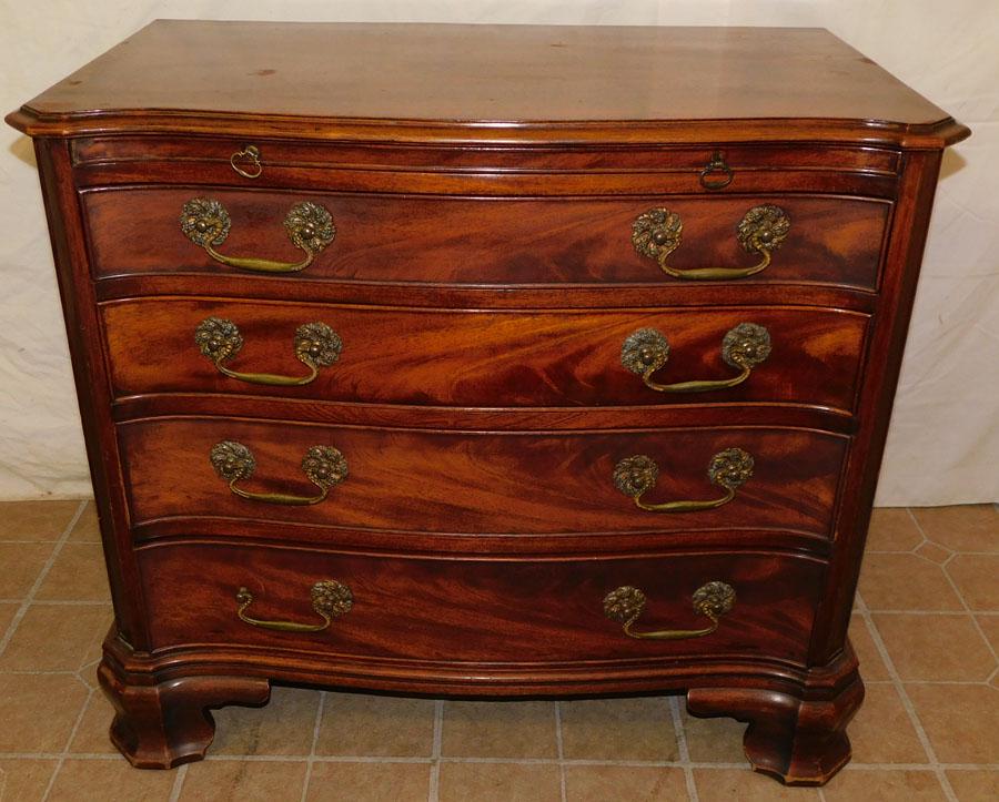 Mah Chippendale Bachelors Chest W/ Pull Out Slide: Mahogany Chippendale Bachelors Chest W/ Pull Out Slide. 35" W 20 1/2" D 31" H