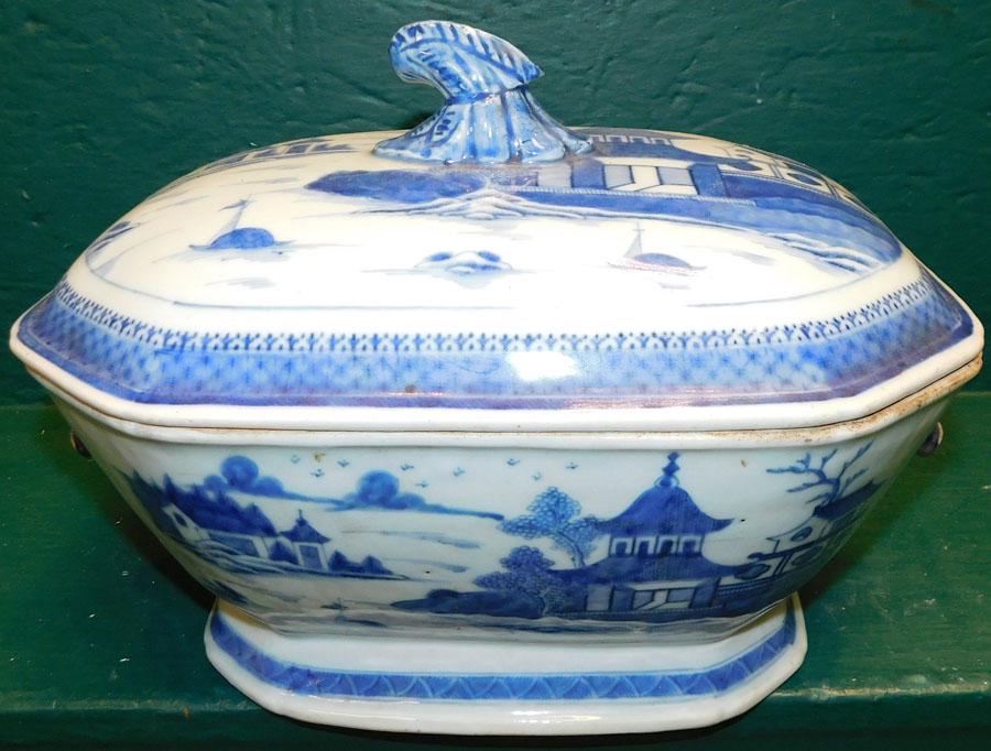 19th C Canton Soup Tureen ( Has Interior Hairline) (1 of 3)
