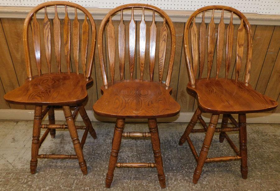 Three Rotating Oak Bar Stools (1 of 4)