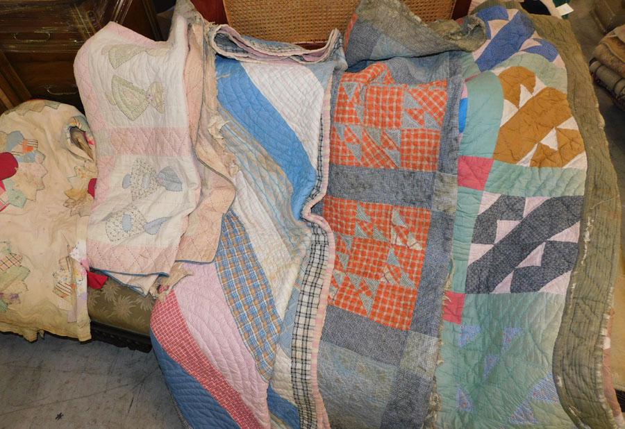 Lot 5 Antique Handmade Quilts (1 of 3)