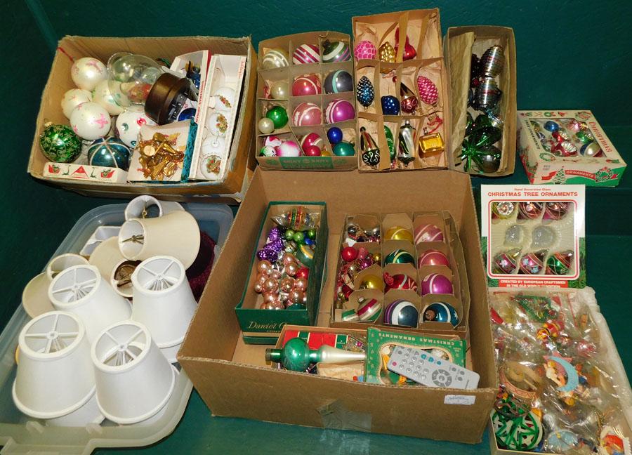 Lot Christmas Decorations -- Lamp Shades (1 of 5)