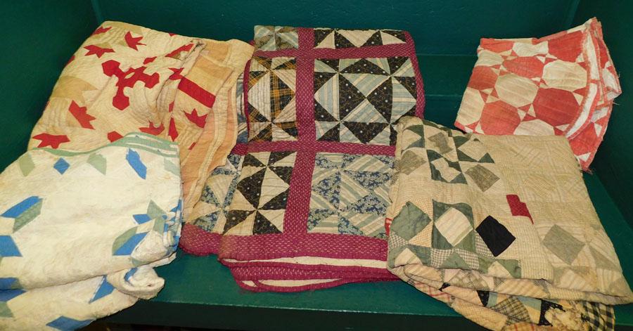 Lot Of Handmade Quilts (1 of 6)