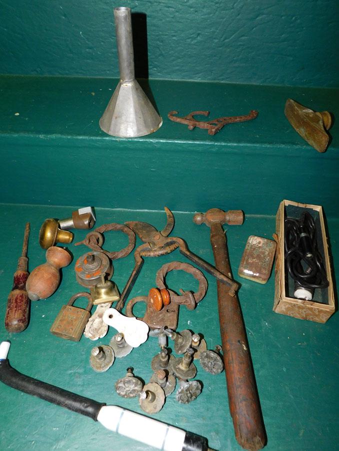 Lot Vintage Items (1 of 2)