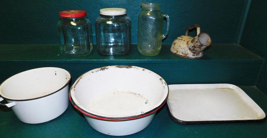 Lot Of Vintage Glass Jars & Enamel Ware (1 of 3)