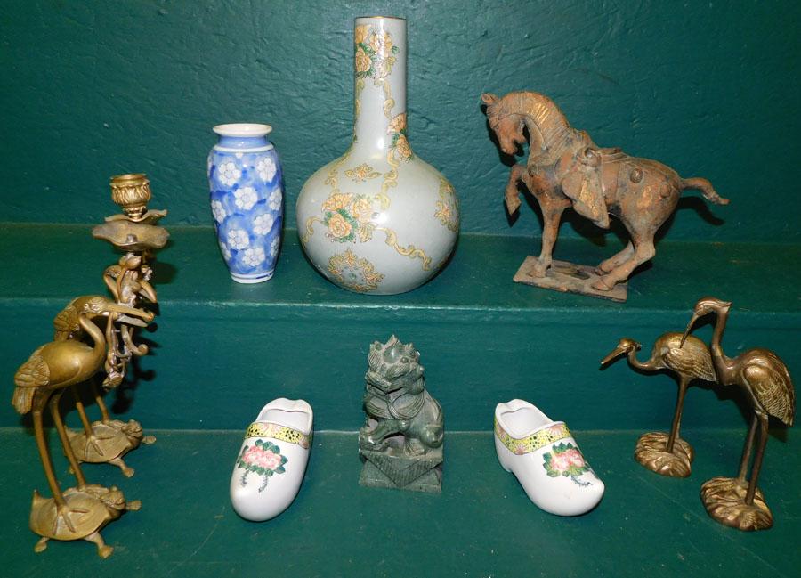 Lot Of Oriental Brass & Porcelain Items (1 of 4)