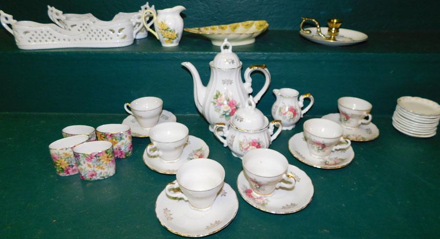 Lot Porcelain -- Spooner -- Tea Set (1 of 4)