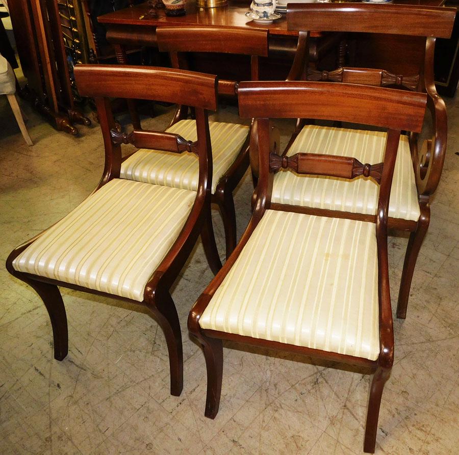 Set of 4 Mahogany Tapered Leg Dining Chairs: Set of 4 Mahogany Tapered Leg Dining Chairs . 35" H