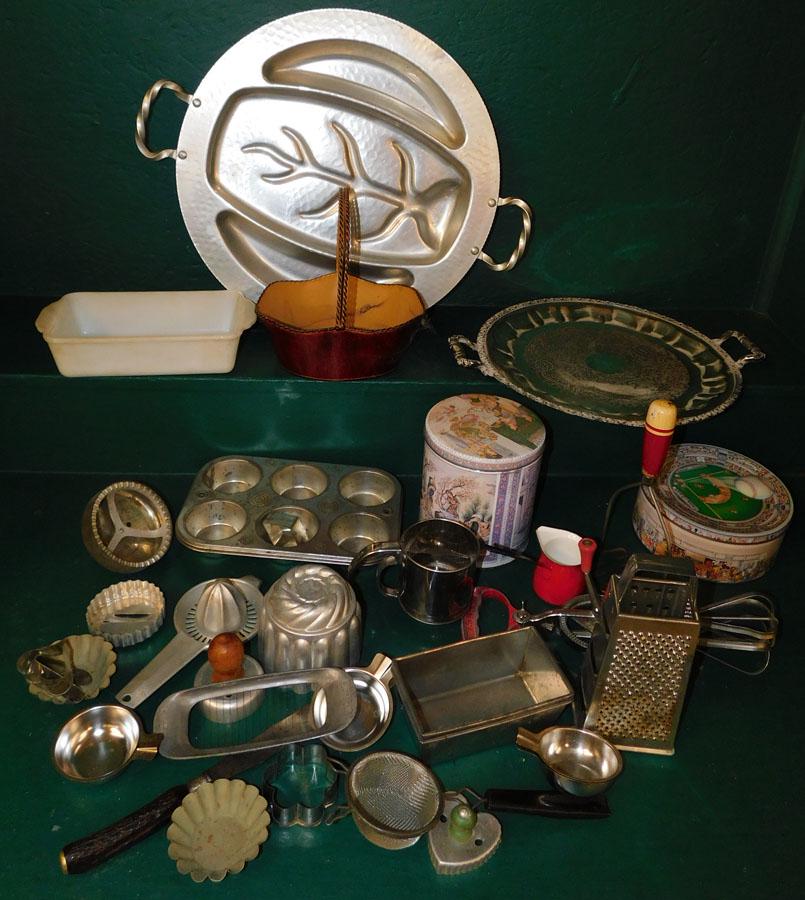Lot of Vintage Kitchen Items, Aluminum Tray & SP Tray (1 of 2)