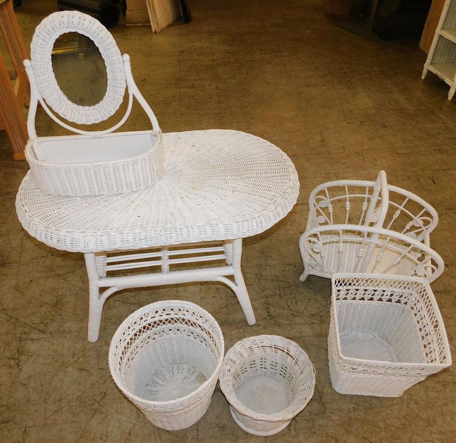 Wicker Coffee Table, Mag Stand, Mirror, & 3 Baskets (1 of 2)