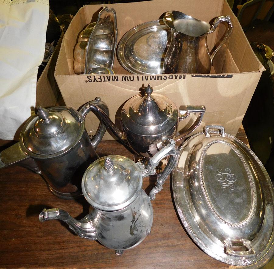 Lot of Silverplate Teapots, Pitchers, & Bowls (1 of 4)