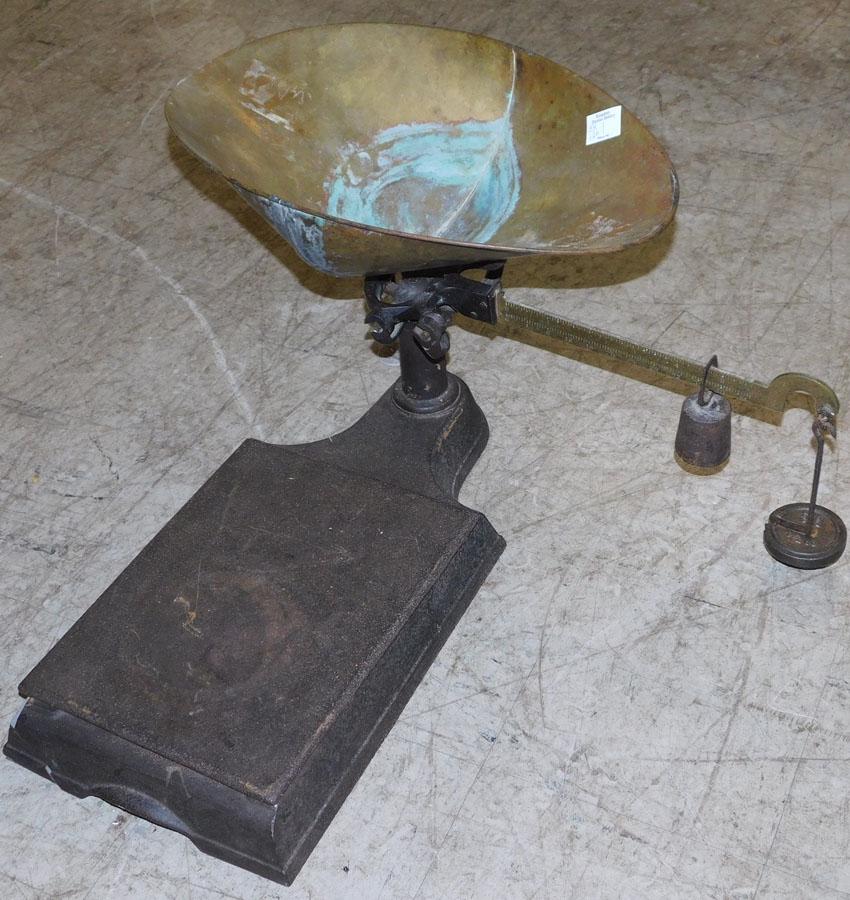 Antique Brass & Iron Scale, (Scale Base As Is) (1 of 2)
