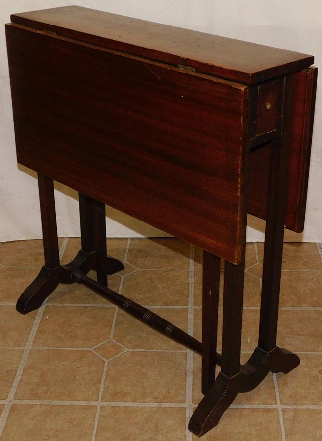 Mahogany Handkerchief Drop-Leaf Table (1 of 3)