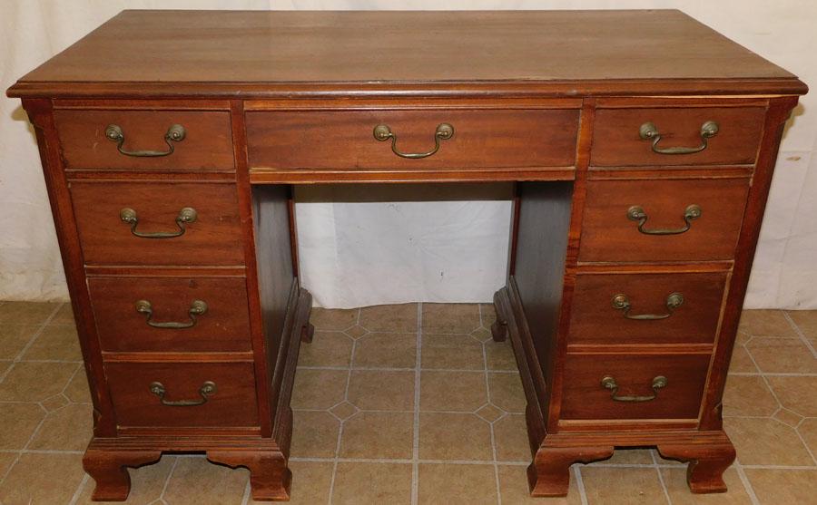 Mahogany Kneehole Desk: Mahogany Kneehole Desk. 44" W 22" D 30" H