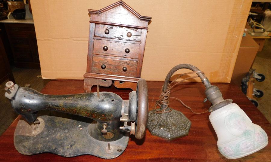 Ant Sewing Machine, Desk Lamp, & Mini Chest (1 of 2)