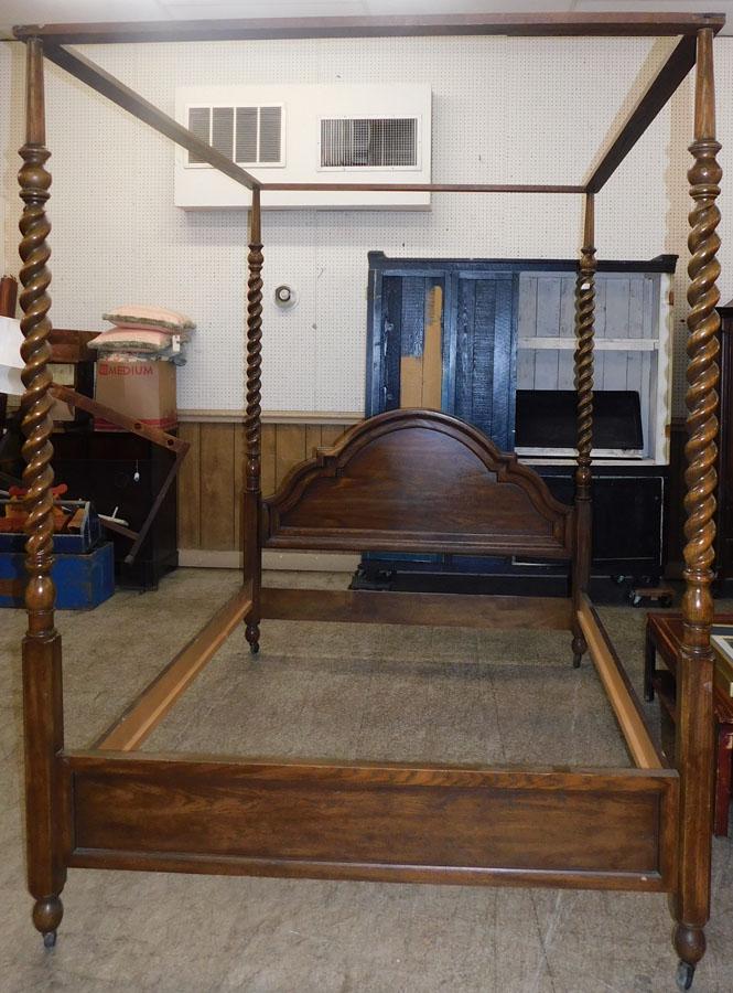 Oak Barley Twist 4 Post Bed (1 of 4)