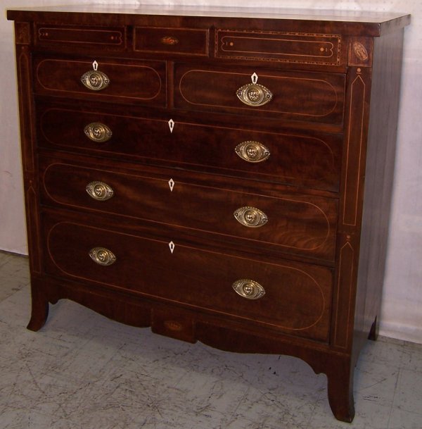 Beautiful mahogany inlaid Hepplewhite chest: Beautiful mahogany inlaid Hepplewhite seven drawer chest with early pulls and original feet