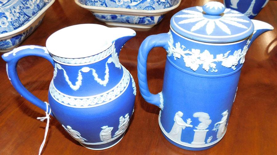 Drk Bl Wedgwood Jasperware Cov Box & 2 Pitchers (1 of 3)