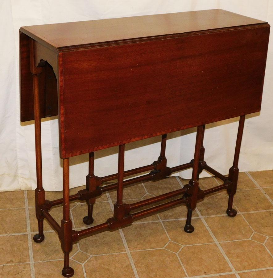 Diminutive Mahogany Inlay Gate Leg Table: Diminutive Mahogany Inlay Gate Leg Table. 28 1/4" W 9 3/4" D 27 3/4" H