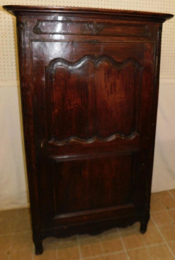 18th C Walnut Chimney Cupboard (1 of 9)