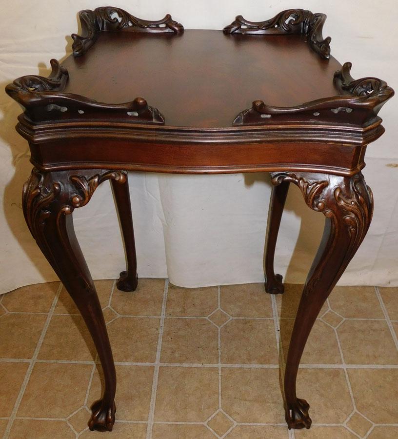 Mahogany Carved End Table (1 of 4)